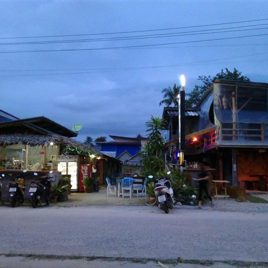 The Pier Homestay Thong Sala Exterior foto